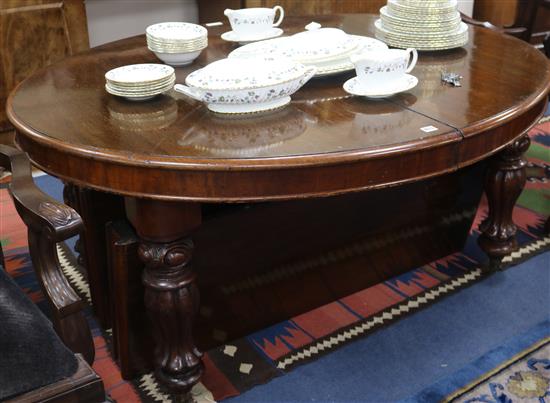 A Victorian mahogany dining table, W.150cm
